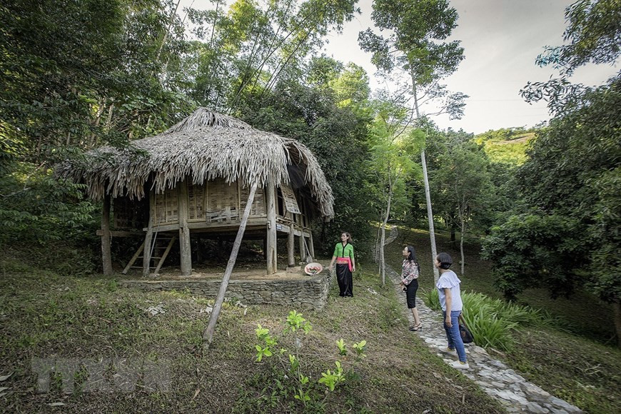 Et le Noc Troi est considéré comme de simples citoyens. 