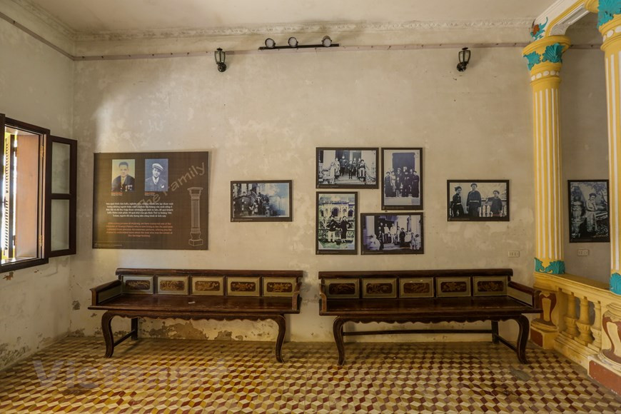 Ces dernières années, le Comité populaire du district de Bac Hà a choisi ce palais comme lieu d’exposition de photos sur la vie quotidienne des habitants, les sites touristiques locaux, les traits culturels originaux de ce district montagneux. Si vous voyagez à Bac Hà, il faut absolument vous rendre au palais Hoàng A Tuong, pour admirer un monument qui reflète une partie de l’histoire de ce district. Le district de Bac Hà, au nord-est de la province septentrionale de Lào Cai, possède de nombreux paysages naturels grandioses et est riche de l’identité culturelle de plusieurs minorités ethniques. Photo: Vietnamplus