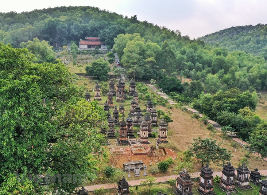 La pagode Bo Da est située au pied de la montagne Phuong Hoang dans le hameau de Thuong Lat, commune de Tien Son, district de Viet Yen, province de Bac Giang (Nord), l'un des sièges de la secte bouddhique de Truc Lam. Bo Da a été classée parmi les pagodes les plus belles de la région de Kinh Bac. Construite au 11ème siècle sous la dynastie des Ly (1009-1225), cette pagode a conservé toujours son architecture originale. La pagode Bo Da a été reconnue en 2017 en tant que monument historique national spécial. Sa fête a aussi été inscrite dans la liste des patrimoines immatériels nationaux. Photo : Vietnam+ 