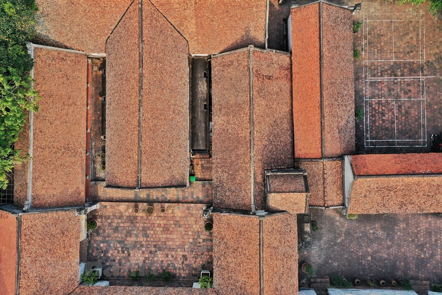  Construite au 11e siècle sous la dynastie des Ly (1009-1225), âge d'or du bouddhisme au Vietnam, la pagode Bo Da a été gravement endommagée pendant les guerres des siècles suivants. Ce n'est que lors de la renaissance de la dynastie des Lê postérieurs, sous le roi Lê Du Tông (1679-1731), elle fut reconstruite. Elle est particulièrement appréciée pour son architecture typique des pagodes traditionnelles du Nord, ainsi que son environnement naturel et calme. S'étendant sur une superficie de près de 51.800 hectares, la pagode Bo Da dispose d’un jardin de tours séculaires, de bâtisses dont la pagode de Cao, le pagodon de Tam Duc, la pagode de Tu An. Photo : Vietnam+