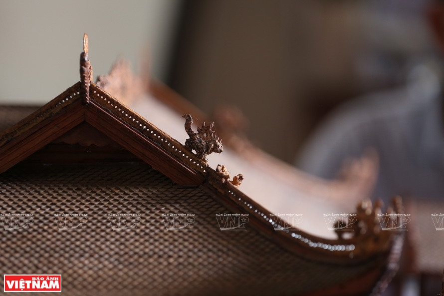  Les motifs du toit ont été finement conçus. Photo : Vietnam Illustré