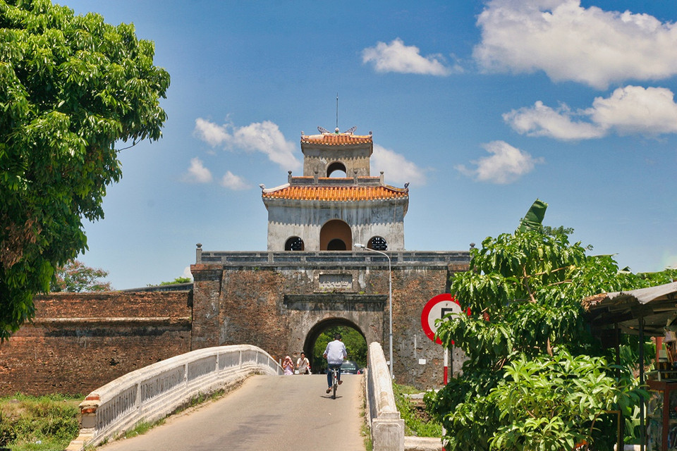 La porte Tay Bac (porte An Hoa) est située au Nord-ouest de la citadelle de Huê, reliant la rue Nguyen Trai à la rue Tang Bat Ho. Photo : thanhnien.vn 