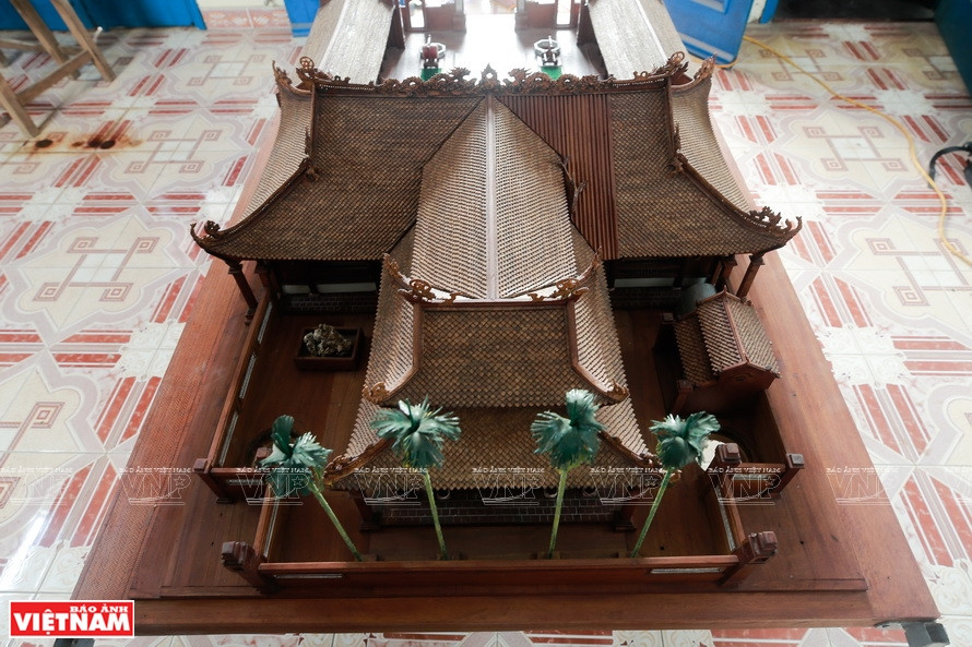  L’artisan Phan Lac Hung a mis cinq ans pour créer cette œuvre. Photo : Vietnam Illustré