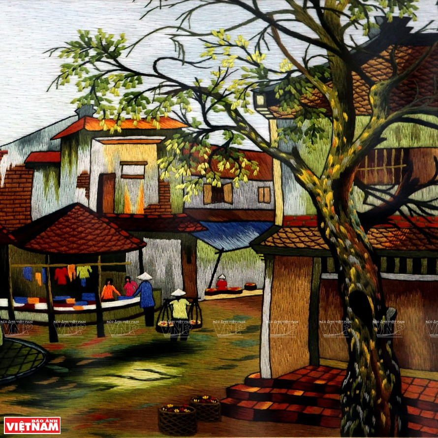 Les motifs actuels les plus représentés sont des scènes de la vie campagnarde, des images d’estampes, des femmes en ao daï ( tenue traditionnelle vietnamienne) ou bien des fleurs comme celle du lotus, indissociable de la culture vietnamienne.