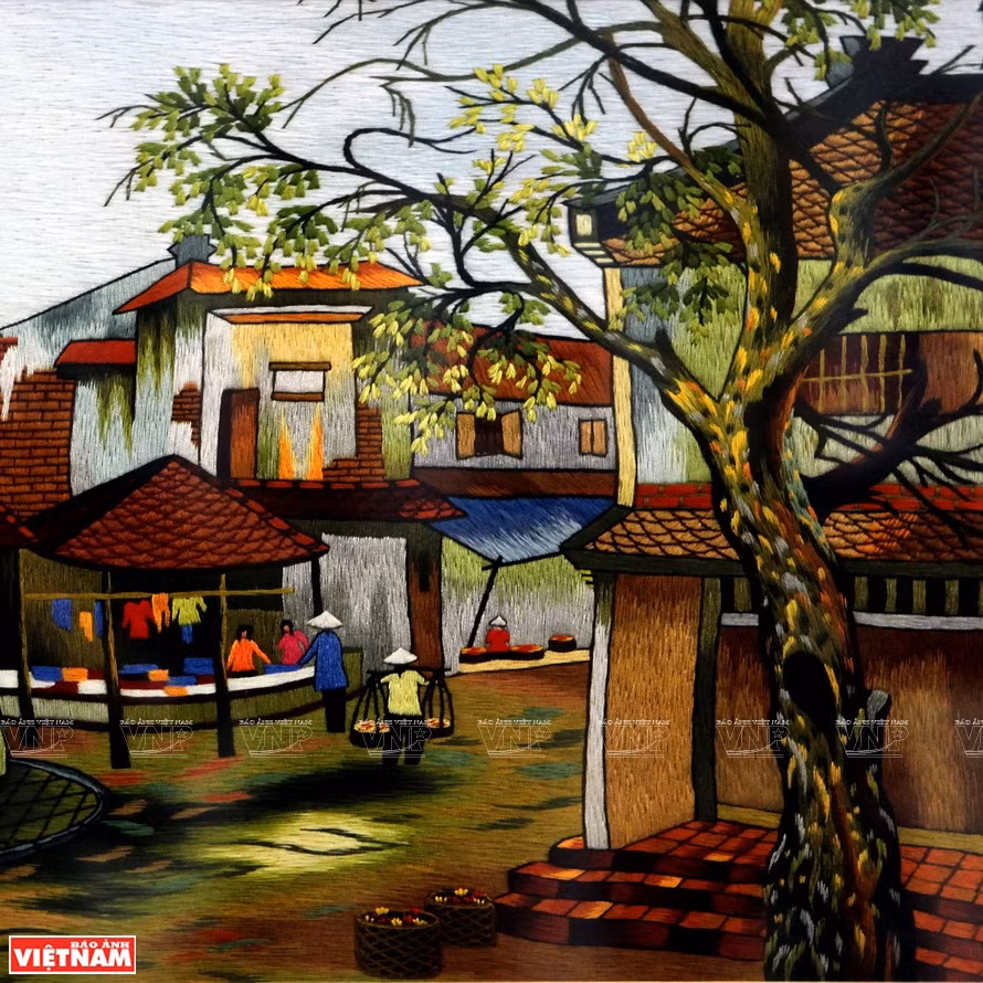 Les motifs actuels les plus représentés sont des scènes de la vie campagnarde, des images d’estampes, des femmes en ao daï ( tenue traditionnelle vietnamienne) ou bien des fleurs comme celle du lotus, indissociable de la culture vietnamienne.