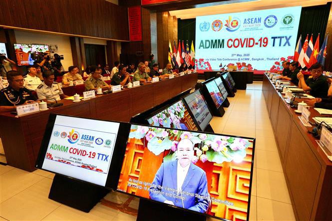 Le Département de médecine militaire (Département général de la logistique relevant du ministère de la Défense) organise un exercice en ligne sur le mécanisme de prévention et de contrôle du COVID-19 parmi les médecins militaires des pays de l'ASEAN (ADMM COVID-19). Photo : VNA 