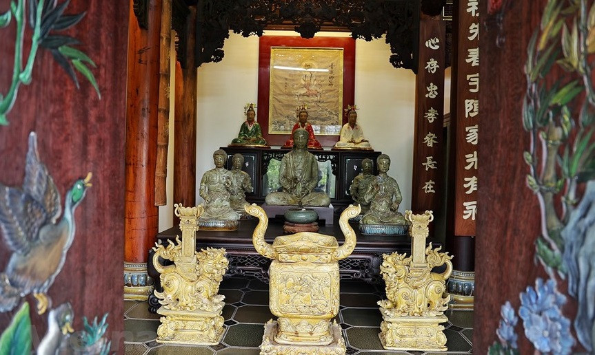  C'est un espace riche d'arts traditionnels, notamment ceux du bois et de la poterie. Photo : Vietnam+ 