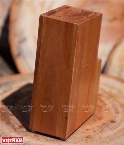 Les pilons et tranchoirs de Phu Long ont désormais une marque et sont prisés par les consommateurs… Photo : Vietnam Illustré