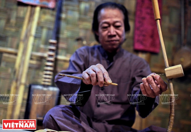 Il ​sait également les fabriquer.