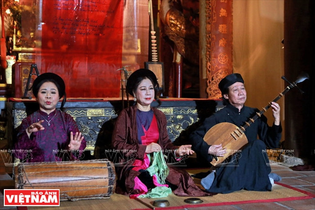 Xuân Hoach interprète du ca trù dans l’ancien quartier de Hanoi.