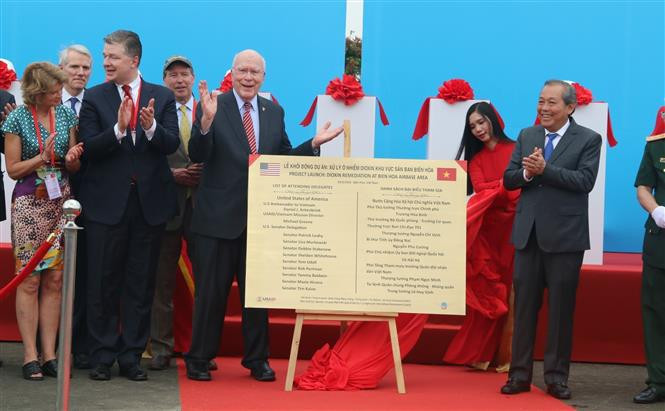 Lancement d’un projet de décontamination de la dioxine à l’aéroport de Bien Hoa, dans la province de Dong Nai, le 20 avril 2019. Photo: VNA '