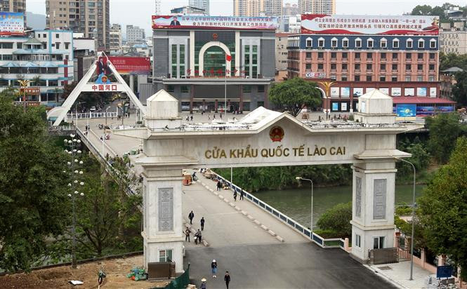 La porte frontalière internationale de Lao Cai 