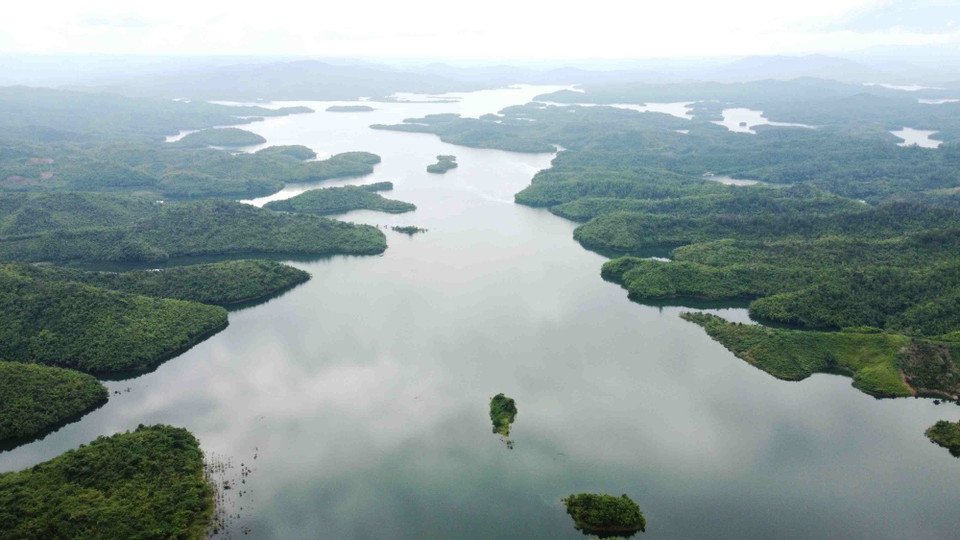 Le lac Ta Dung est le plus beau de juillet à décembre lorsque le niveau de l'eau monte