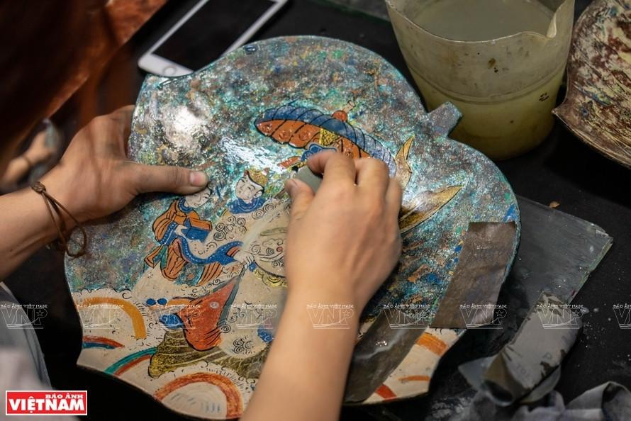 Une peinture folklorique de Hang Trong sur laque. Photo: Vietnam Illustré