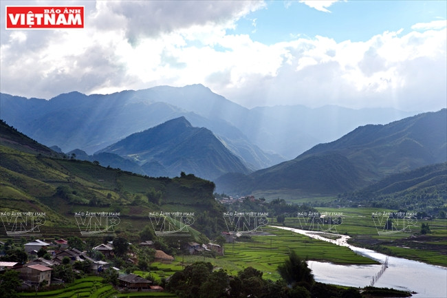 Le ruisseau Nam Co fournit de l’eau aux rizières en terrasses de Khau Pha. 