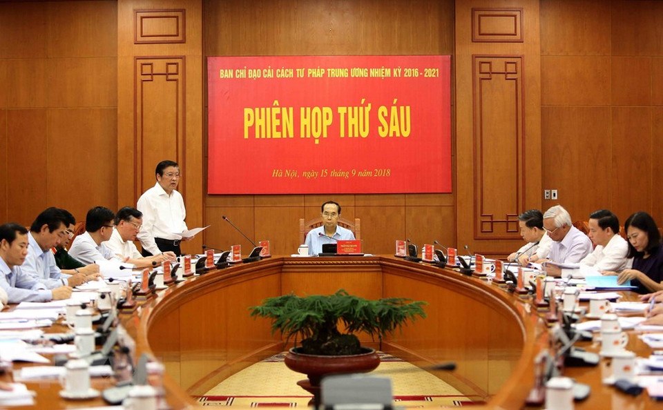 Le matin du 15 septembre, le président Tran Dai Quang préside la 6e réunion du Comité central de pilotage de la réforme judiciaire. 