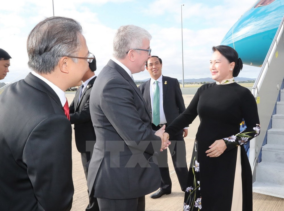 Nguyen Thi Kim Ngan a été accueillie par des responsables australiens...