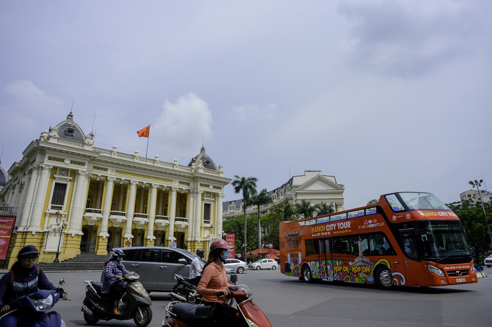 Créé en 2018, le bus à impériale est une expérience inoubliable pour chaque touriste visitant la capitale. Photo: Zing