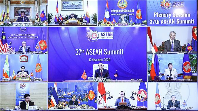 Cet événement, organisé sous format virtuel, réunit des dirigeants des pays membres du bloc régional et le Secrétaire général de l'ASEAN. 