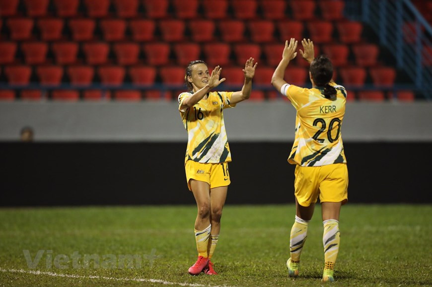 Sam Kerr marquera un second but à la 27e minute. 