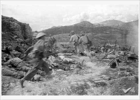 Attaques sur la colline A1, appelée Éliane 2 par les Français, le 6 mai 1954