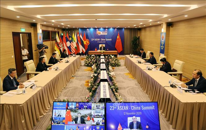 Panorama du 23e Sommet ASEAN-Chine à Hanoï. 