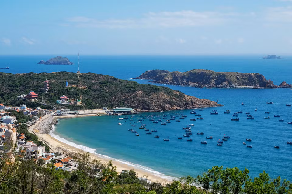 Quy Nhon, Binh Dinh est la dernière destination du Vietnam dans la liste, située à la 20e position. Ces dernières années, la ville a attiré de nombreux touristes nationaux et étrangers, grâce à ses plages et îlots notamment Ky Co, Eo Gio, Cu Lao Xanh et Ghenh Rang. Photo: Huong Chi.
