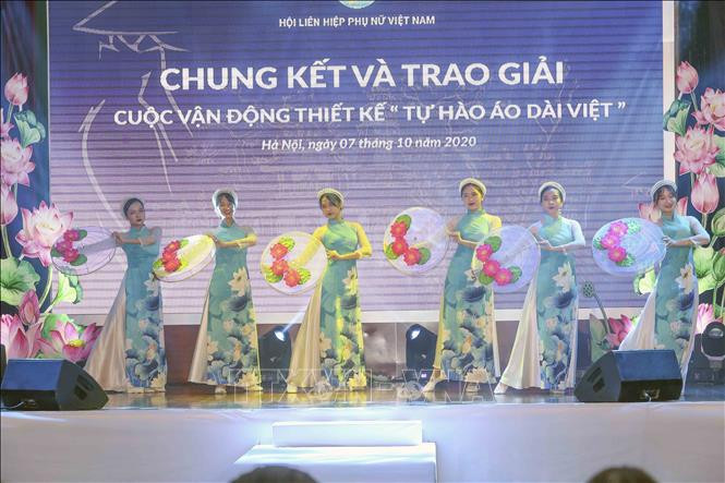 Un numéro artistique lors de la cérémonie de remise des prix.