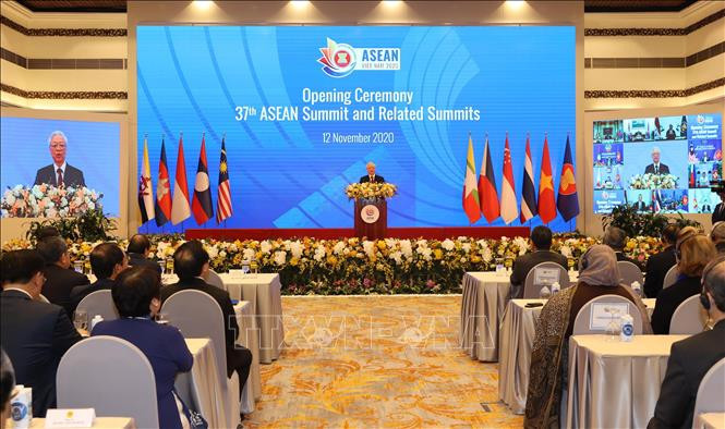 Le secrétaire général du Parti et président du Vietnam Nguyen Phu Trong prononce un discours de bienvenue.