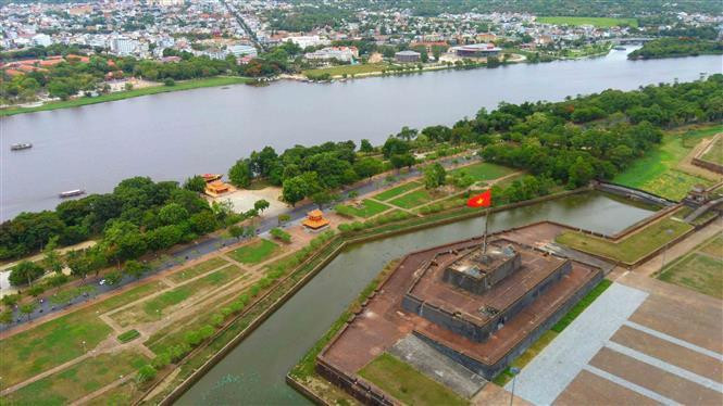  La tour du Drapeau, symbole du patrimoine de Huê, est un monument architectural de la dynastie des Nguyên. Photo : VNA