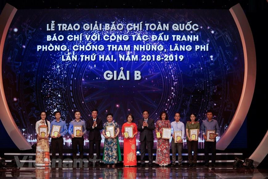 Il s'agit de 2e fois que l’Association des journalistes du Vietnams coopère avec le Comité central du Front patriotique vietnamien pour organiser un tel concours qui vise à souligner le rôle de la presse dans la lutte contre la corruption. Photo: VNA