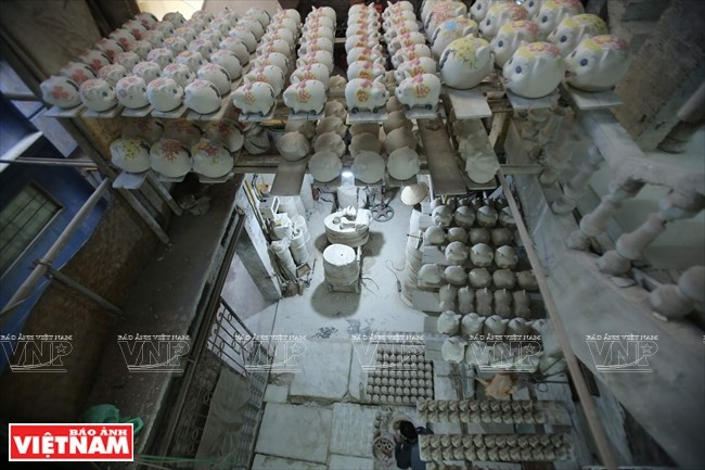 Le village de Bat Trang fabrique chaque année un grand nombre de cochons-tirelires à l’occasion du Têt traditionnel.
