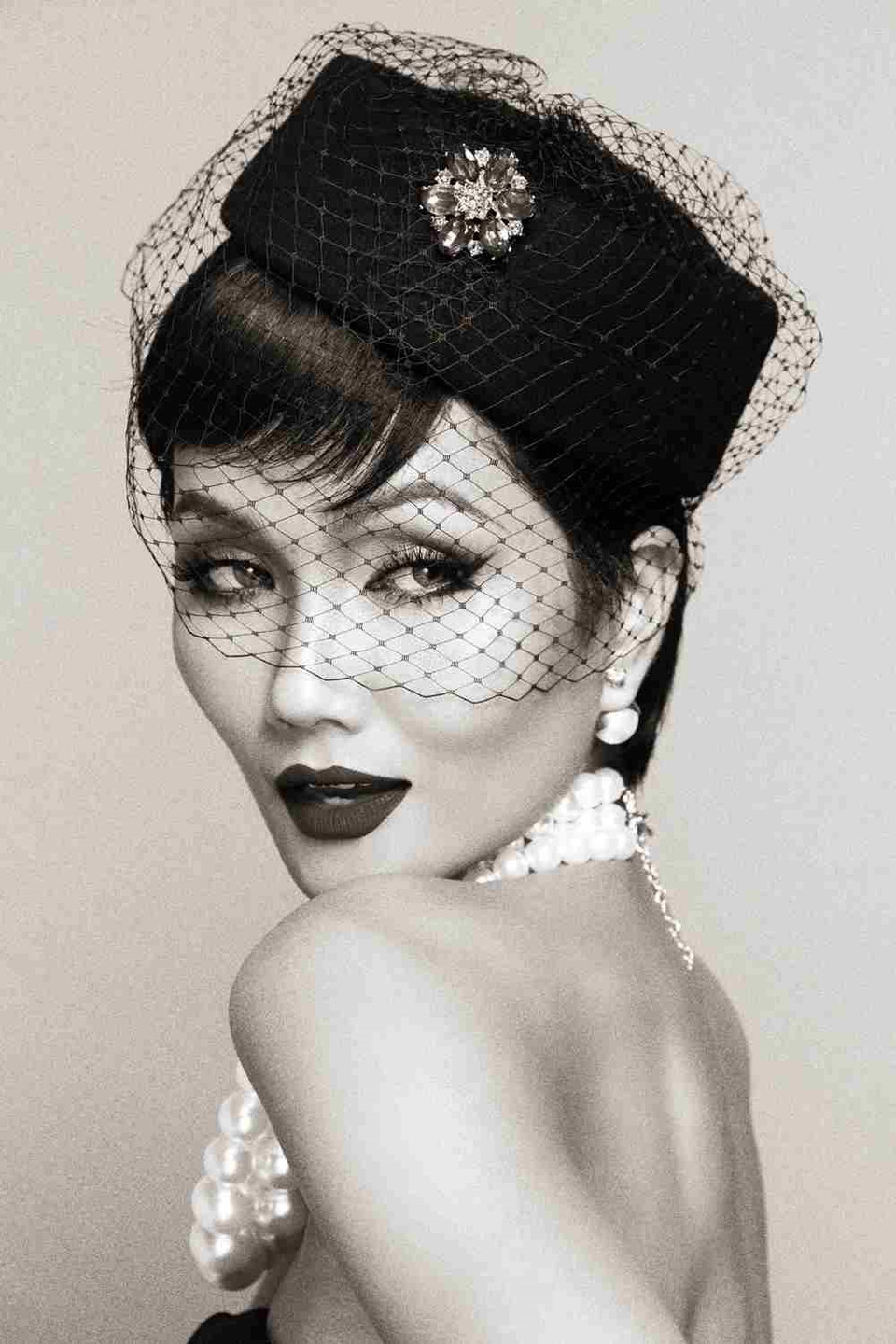 Elle est également la troisième asiatique à remporter cet honneur, depuis que le prix a été officiellement organisé par Missosology en 2010.