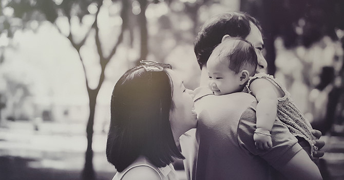 Une famille heureuse.