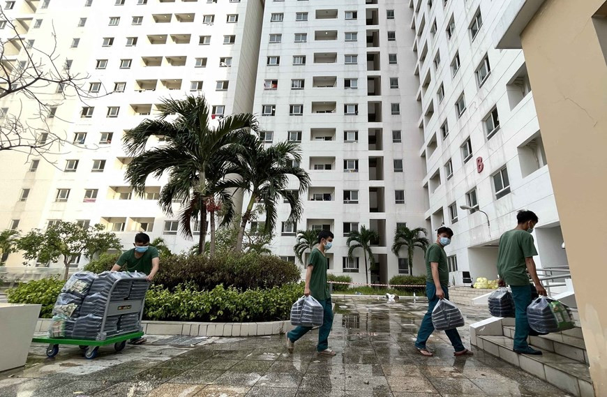L'Hôpital de campagne N°3 de la ville de Thu Duc, à Ho Chi Minh-Ville, reçoit chaque jour environ 500 patients asymptomatiques. Photo: VNA