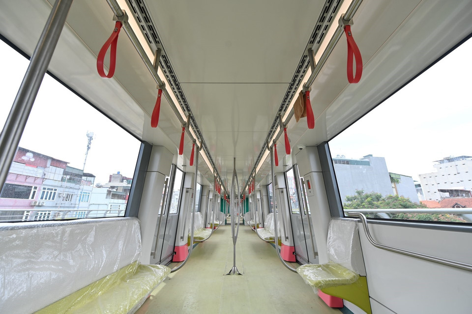 À la fin juin 2021, 72,79 % des travaux de ce projet et 87,85% de ceux de la section surélevée ont été achevés. Une fois opérationnelle, la ligne devrait transporter 8.600 passagers par heure et par direction. Sa capacité sera augmentée progressivement dans les 10 ans après sa mise en service. Photo: VNA