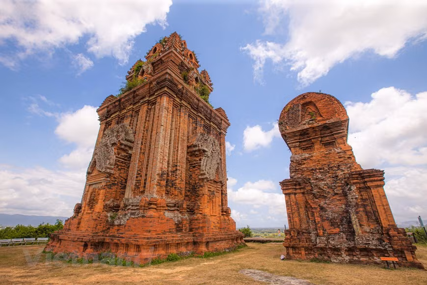  La tour Doi au quartier Dong Da, la ville de Quy Nhon.