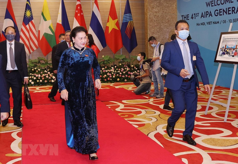 La présidente de l'Assemblée nationale Nguyen Thi Kim Ngan, présidente de l'AIPA-41, a assisté à la cérémonie d'ouverture.