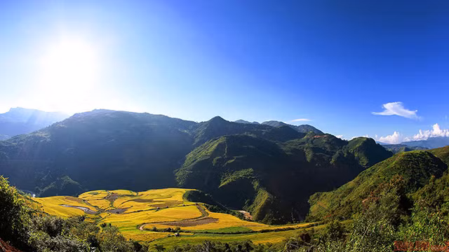 Une vallée de A Lu vue d’en haut.