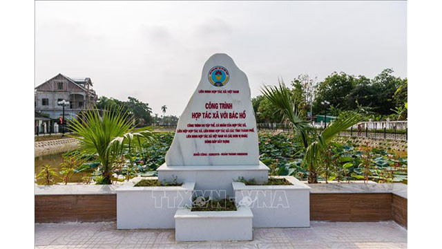 L’ouvrage « Les Coopératives avec l'Oncle Hô » est financé par l'Union des Coopératives du Vietnam.