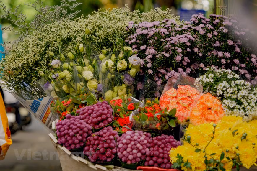 Les fleurs sont vendus partout dans les rues.