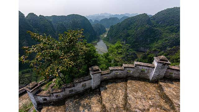 Le photographe Pierre Amiand a capturé la photo depuis la grotte de Mua, l'un des endroits les plus fréquentés par les touristes en venant à Ninh Binh.
