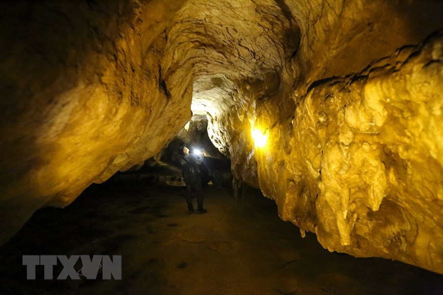 La grotte de Chua Ta (district de Dien Bien, province de Dien Bien) est une destination attrayante pour de nombreux touristes.