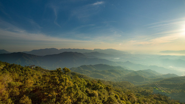 Le Pont d’or a été salué par de nombreux sites d'information et des magazines de voyage étrangers, tels que Times, CNN et Guardian comme le pont piétonnier le plus célèbre au monde.