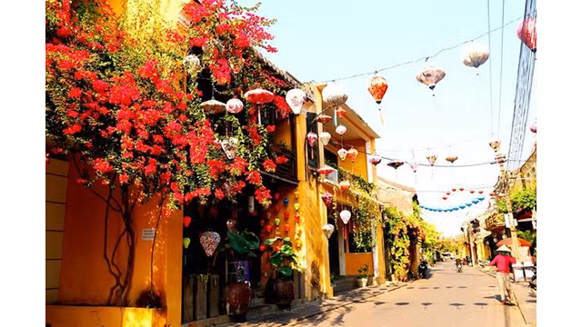 Les sites touristiques de Hôi An sont temporairement fermés pour contrôler la pandémie. Photo: baoquocte.vn 