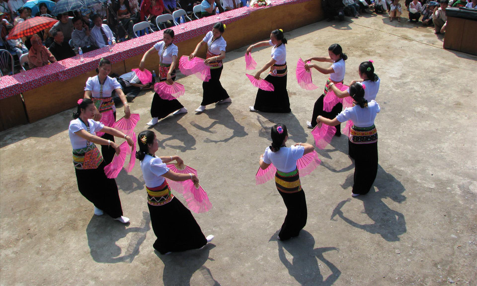 La danse Xoè avec gongs est le plus grand festival printanier des Thaï du Nord-Ouest et de Muong Than en particulier. Les Thaï organisent ce festival pour prier pour une bonne météo, des récoltes abondantes et un village paisible et heureuse. Le festival est si célèbre qu'il est considéré comme une «party Xoè», car il a beaucoup de danses fascinantes, de plats copieux. Photo: VNP