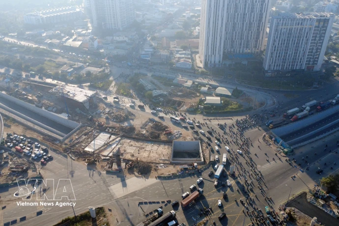 Le projet d’échangeur routier de An Phu, à Hô Chi Minh-Ville, comprendra un passage souterrain à double sens reliant l'autoroute Hô Chi Minh-Ville–Long Thành–Dâu Giây au boulevard Mai Chi Tho (côté tunnel de la rivière Saigon) et s'étendant jusqu'à l'intersection Mai Chi Tho–Dông Van Công. Photo : VNA