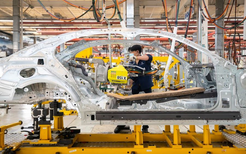 Ligne de production de Mercedes-Benz. Photo : vietnamnet.vn