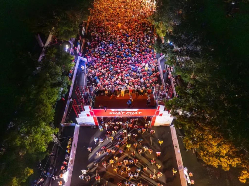 Près de 18.000 coureurs participent au marathon international Techcombank - Hô Chi Minh-Ville 2024. Photo: CVN
