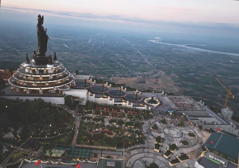 Le mont Bà Den est une destination prisée des touristes à Tây Ninh. Photo : VNA